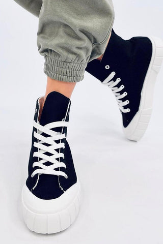 Sneakers | Spago Fashion